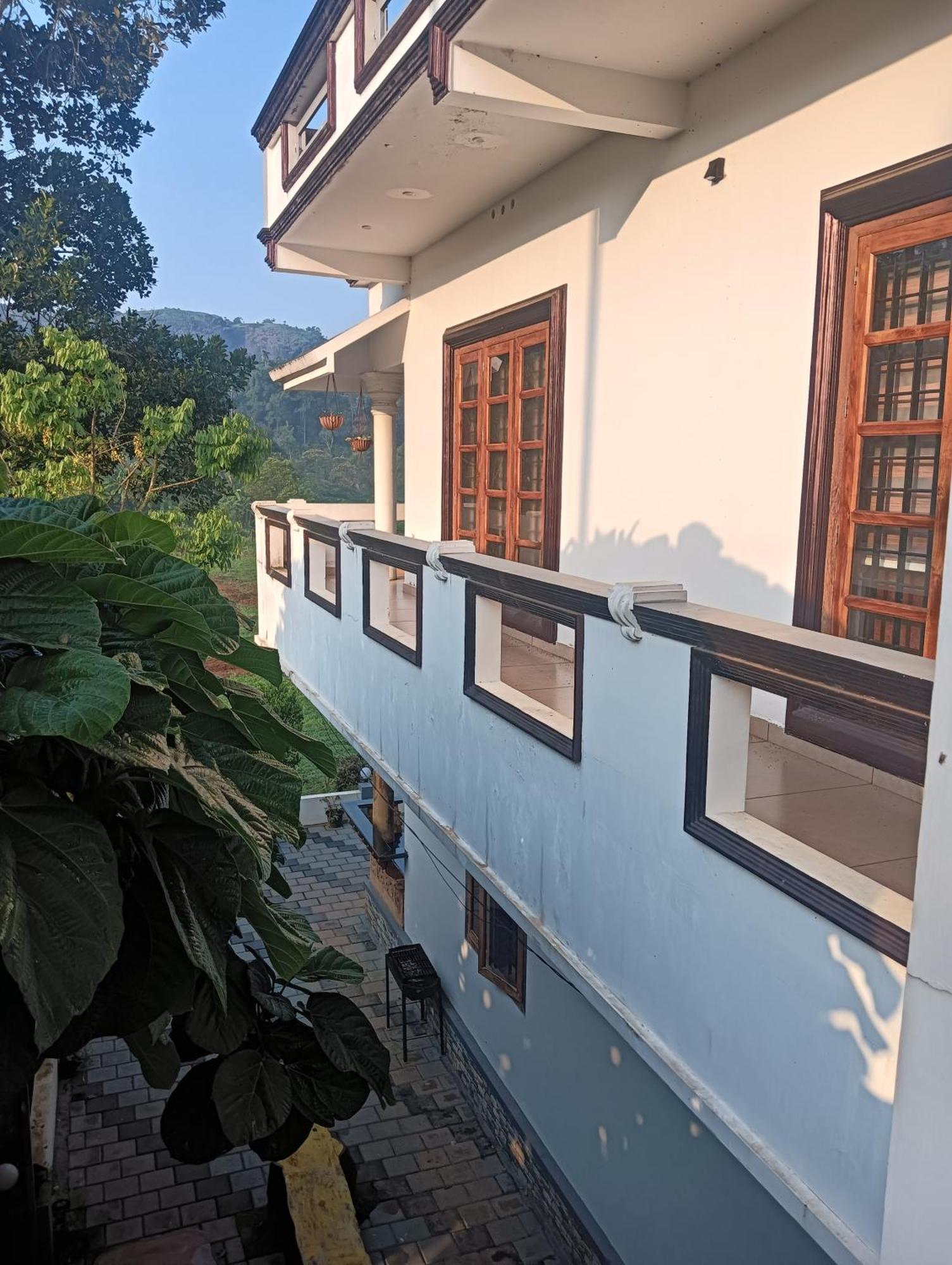 Wild Mist Homestay Munnar Extérieur photo